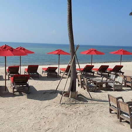 La Plage Resort & Beach Club Baan Tai Exteriör bild