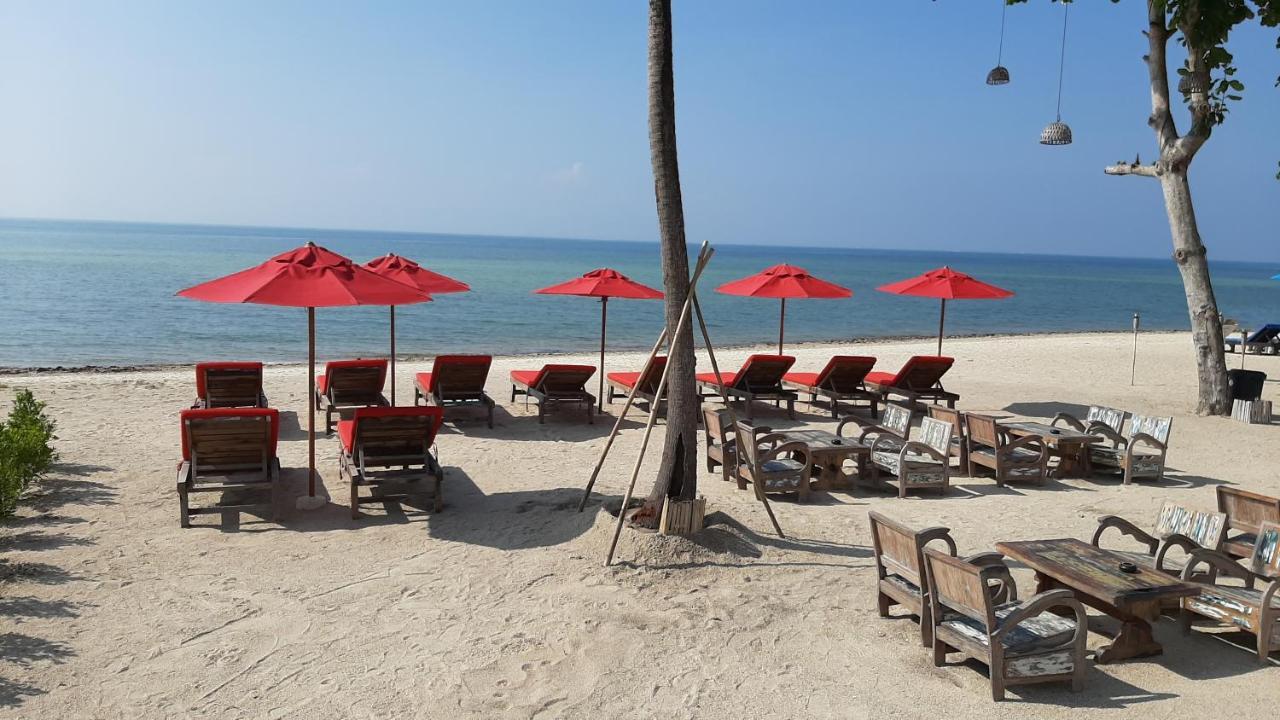 La Plage Resort & Beach Club Baan Tai Exteriör bild