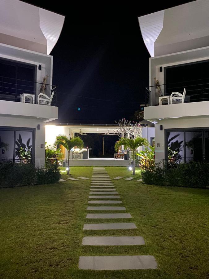 La Plage Resort & Beach Club Baan Tai Exteriör bild